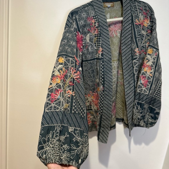 Johnny was Beautiful short embroidered kimono - Picture 10 of 13